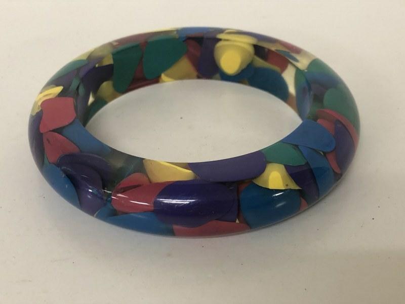 1970'S CONFETTI BRACELET, THIS COMES FROM A 45 YEAR (1 of 4)