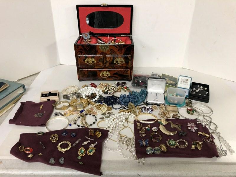 LOT OF VINTAGE COSTUME JEWELRY FROM LOCAL HOME, WITH A: LOT OF VINTAGE COSTUME JEWELRY FROM LOCAL HOME, WITH A JEWELRY BOX, NO GOLD, MAYBE A FEW STERLING PIECES, GOOD LOT TO SORT OUT.