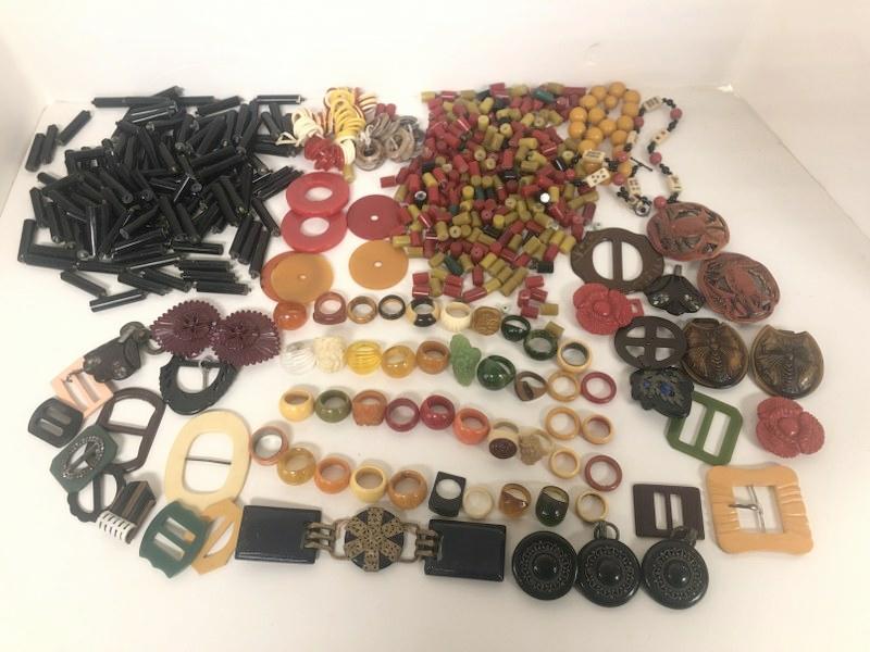 LOT OF VINTAGE BAKELITE PARTS, BUTTONS, PIECES OFF (1 of 10)