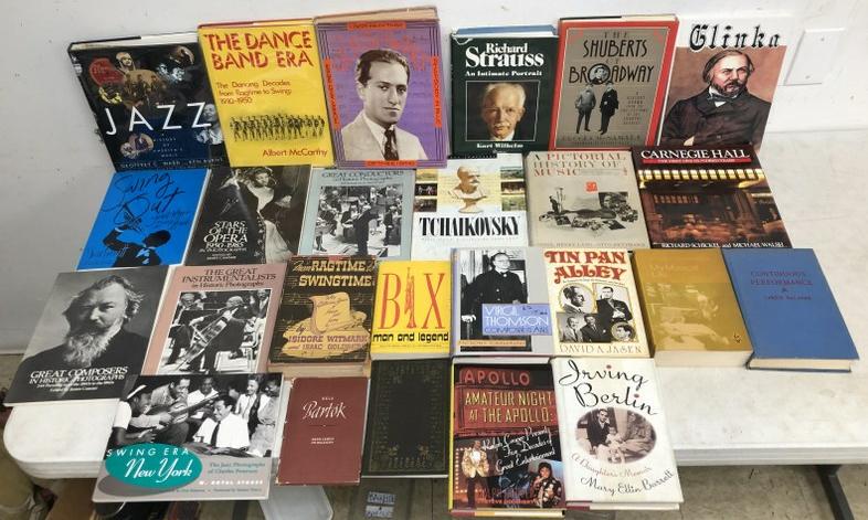 LOT OF 24 BOOKS ON MUSIC FROM THE ESTATE OF PHOTO (1 of 6)