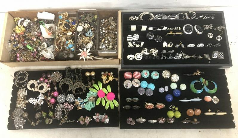 LOT OF VINTAGE EARRINGS, FROM BROOKLYN, N.Y. ESTATE OF (1 of 7)