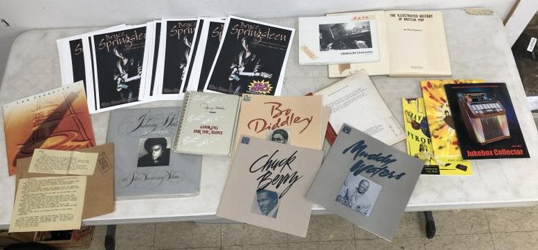 MUSIC MEMORABILIA LOT KING CRIMSON (SIGNED) LED (1 of 6)