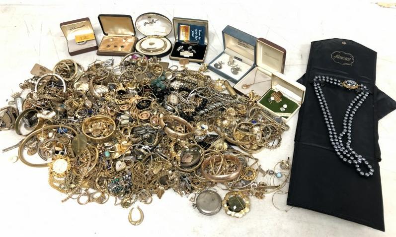 LOT MOSTLY VINTAGE GOLD FILLED JEWELRY, SOME IN (1 of 12)
