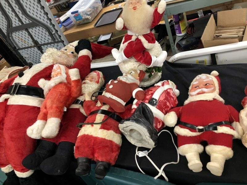 LARGE LOT OF VINTAGE SANTA FIGURES, ETC. (1 of 7)