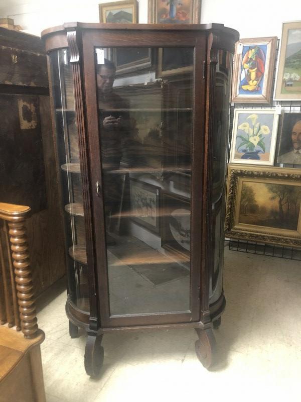 OAK CURVED GLASS CHINA CLOSET WITH 4 ADJUSTABLE (1 of 3)