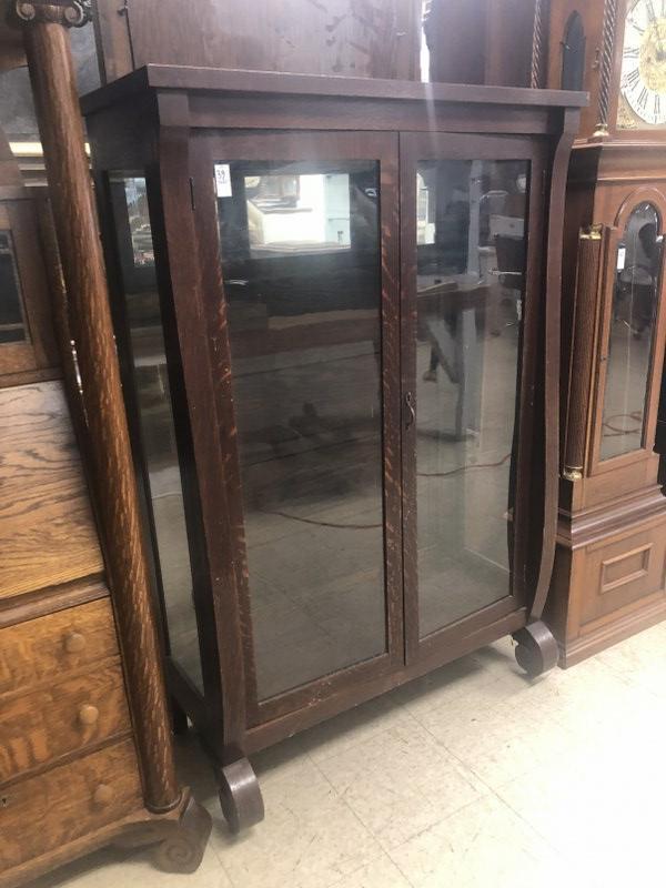 QUARTER SEWN OAK 2 DOOR CHINA CLOSET WITH ADJUSTABLE (1 of 3)