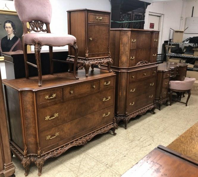 HIGH STYLED WALNUT VENEERED 1920'S OR 30'S BEDROOM SET,: HIGH STYLED WALNUT VENEERED 1920'S OR 30'S BEDROOM SET, FROM LOCAL ESTATE, NICE CLEAN FINISH AND STRUCTURALLY SOUND, AND WELL TAKEN CARE OF. CONSISTS OF (2) TWIN BEDS WITH HEADBOARDS AND FOOTBOARDS. T