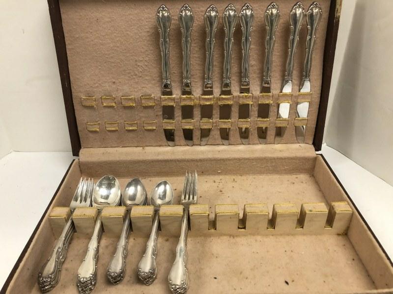 TOWLE STERLING FONTANA PATTERN FLATWARE SET, INCLUDES 8 (1 of 6)