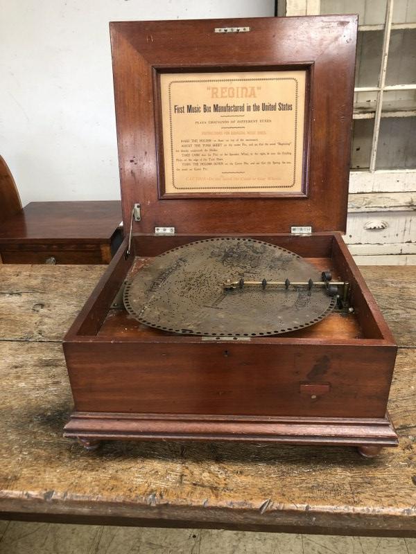 EARLY REGINA MUSIC BOX CONVERTED TO ELECTRIC, WORKING (1 of 10)