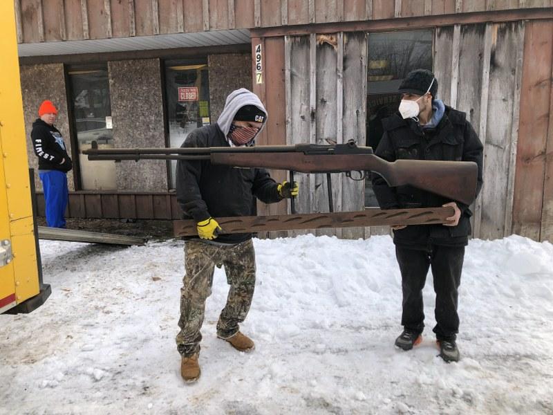 RARE 86" LONG RIFLE TRADE SIGN STORE DISPLAY, FROM OLD: RARE 86" LONG RIFLE TRADE SIGN STORE DISPLAY, FROM OLD TIME CLOSED HUNTING & FISHING SHOP IN THE HUDSON VALLEY, HIS DAUGHTER SAID SHE REMEMBERS IT HANGING FROM THE EARLY 1970'Sâ€¦MOUNTED ON WOOD B