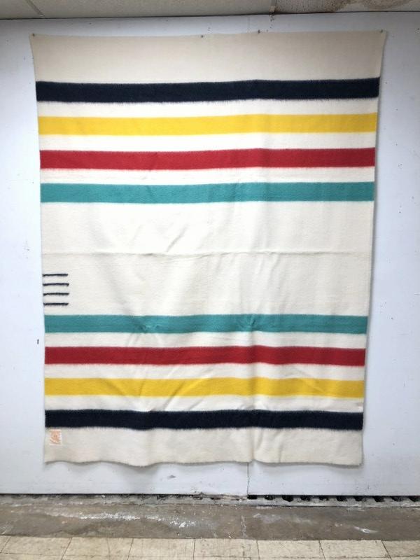 HUDSON'S BAY POINT BLANKET, WOOL, LOOKS LIKE NEW, OR (1 of 4)