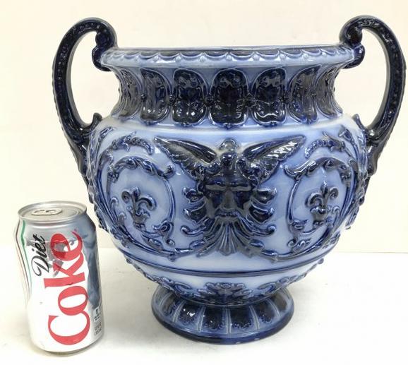 DECORATIVE BLUE PORCELAIN DOUBLE HANDLED URN WITH LION (1 of 6)