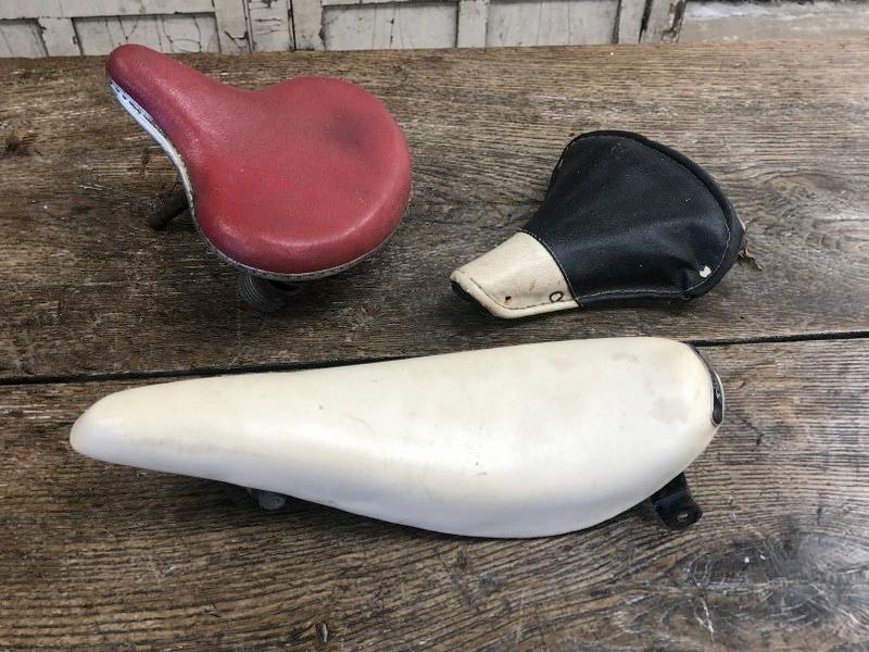 (3) VINTAGE BICYCLE SEATS INCLUDING SCHWINN STING-RAY (1 of 5)
