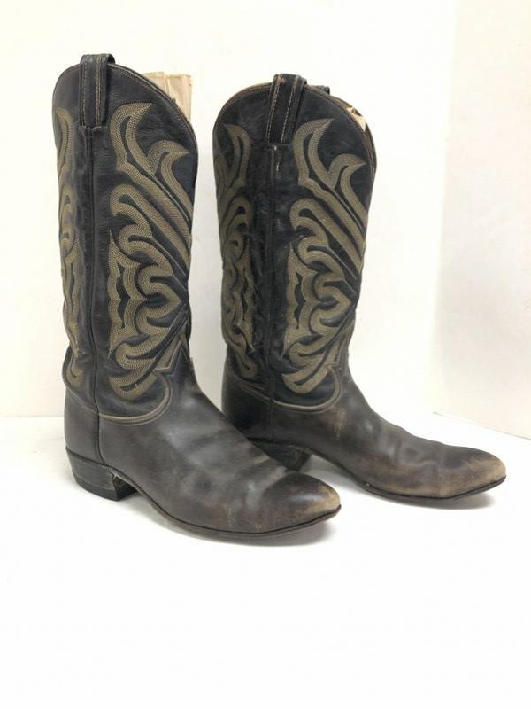 VINTAGE MEN'S COWBOY BOOTS FROM LOCAL ESTATE, MAKERS (1 of 7)