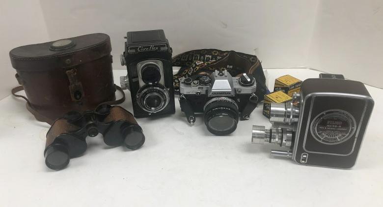ESTATE CAMERA & BAUSCH & LOMB BINOCULARS IN LEATHER (1 of 11)