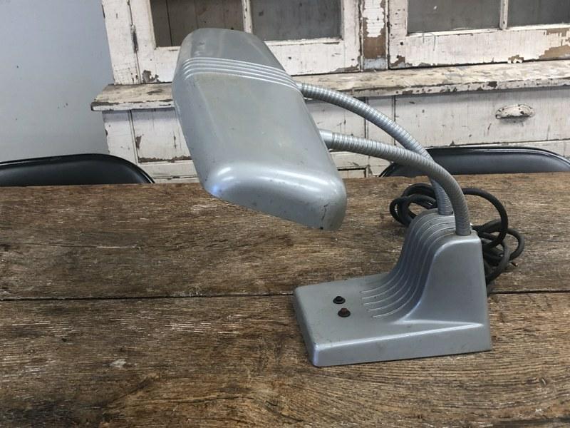 DAZOR MODEL 1000 INDUSTRIAL DESK LAMP, FROM OLD TIME (1 of 5)