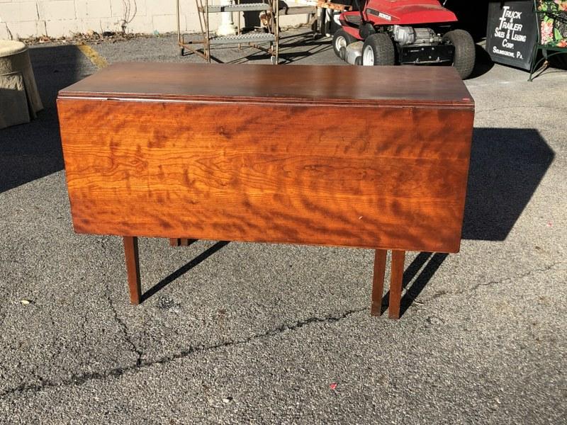 Early cherry drop-leaf gate-leg table with tapered leg (1 of 5)