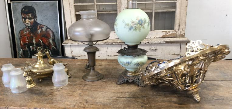 Estate misc. lighting lot incl.(2) table lamps, 3 light (1 of 5)