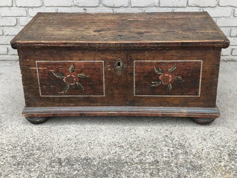 Early Continental (Swedish ?) paint decorated blanketbox, great looking, structurally sound, (1 of 6)