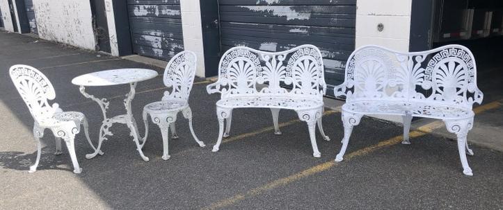(5) pc. Garden set made of lightweight aluminum or metal, very nice condition, consists of 2 (1 of 5)