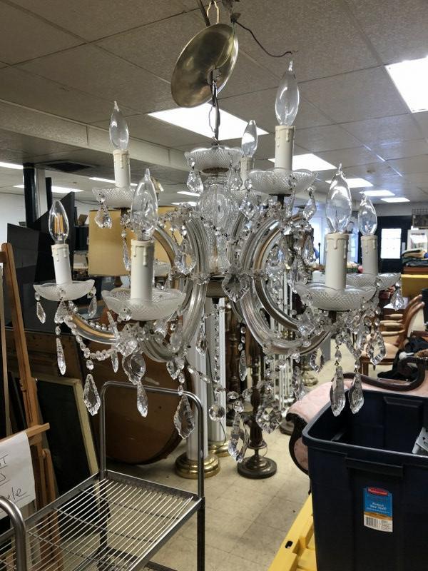 Quality older crystal chandelier from Mass. Estate, looks like Waterford possibly, can't see any (1 of 5)
