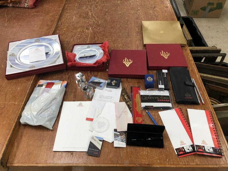 Big lot slightly vintage CUNARD LINES memorbilia incl. collector platesin boxes, paperweights, pens, (1 of 11)