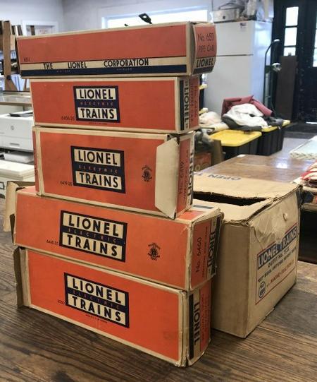 LIONEL 1523 O-27 Gauge freight set with boxes and master carton, very nice overall estate condition. (1 of 7)