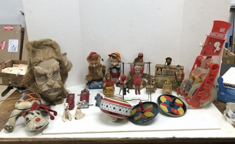 Misc. lot of older toys, tin, plastic, composition, as found, incl The Dog Patch tin band in as (1 of 12)