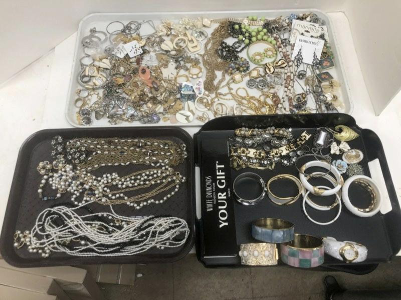 (3) trays vintage costume jewelry from fine local estate, includes necklaces, bracelets, earring: (3) trays vintage costume jewelry from fine local estate, includes necklaces, bracelets, earring sets, brooches, etc. Good lot to sort out for dealerâ€¦â€¦