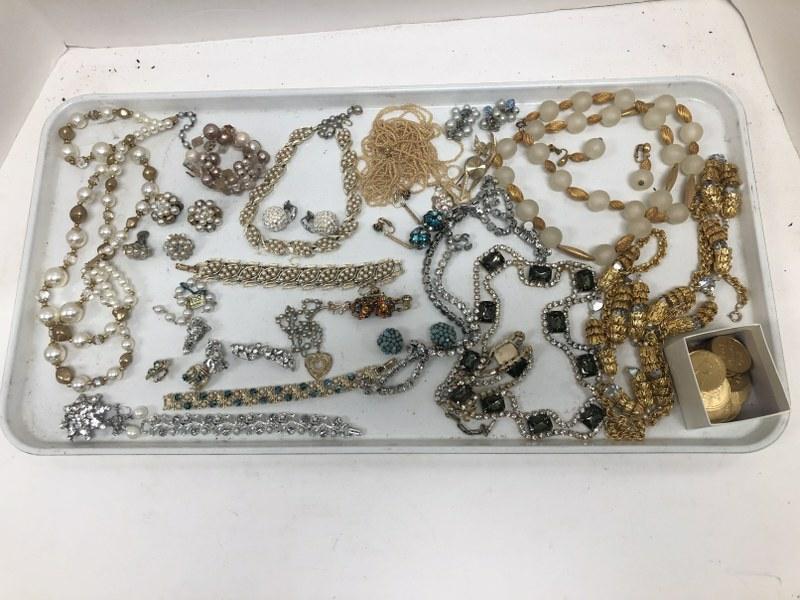 Tray lot vintage costume jewerly incl. necklace & earrings sets, bracelets, Pauline Rader cocktail: Tray lot vintage costume jewerly incl. necklace & earrings sets, bracelets, Pauline Rader cocktail ring, and small box of Playboy Hotel & Casino tokensâ€¦..