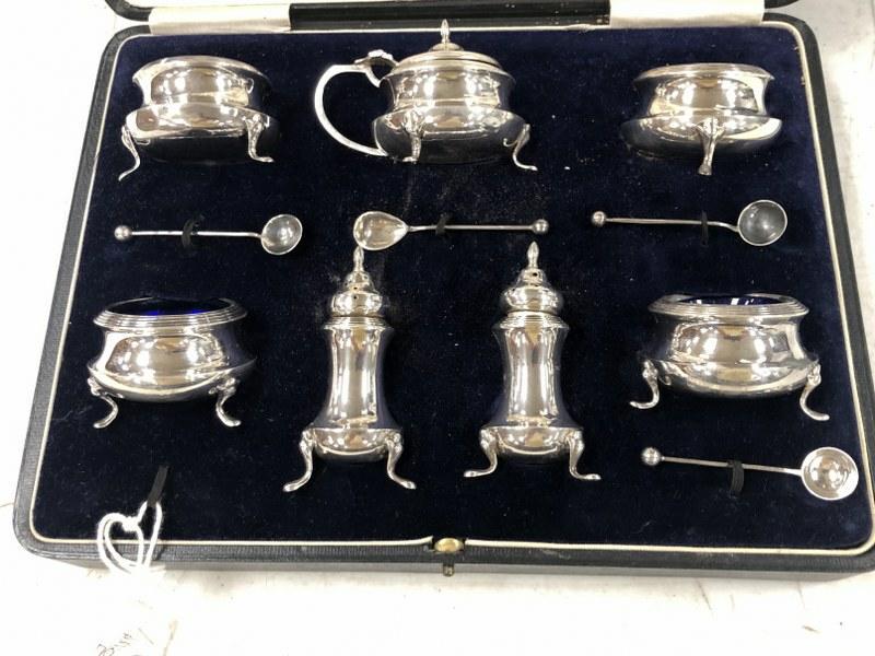 Nice old sterling silver condiment set in fitted box, hallmarked as pictured. (1 of 4)