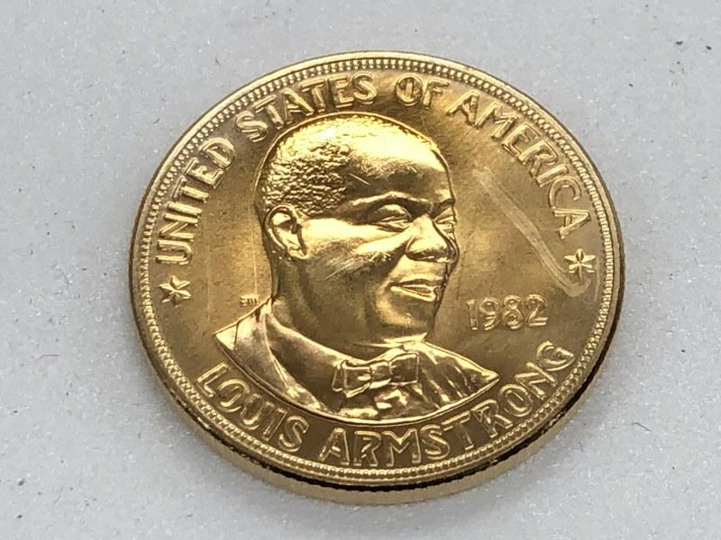 1983 US Gold 1 oz American Art Commemorative Medal Louis Armstrong , in mint condition, to us. (1 of 2)