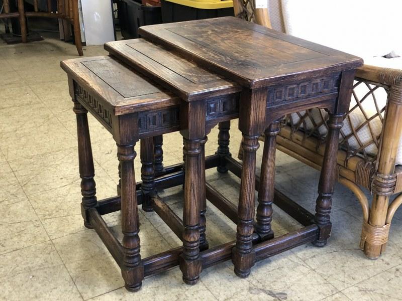Nest of 3 oak tables, wear to finish, structurally sound: Nest of 3 oak tables, wear to finish, structurally sound
