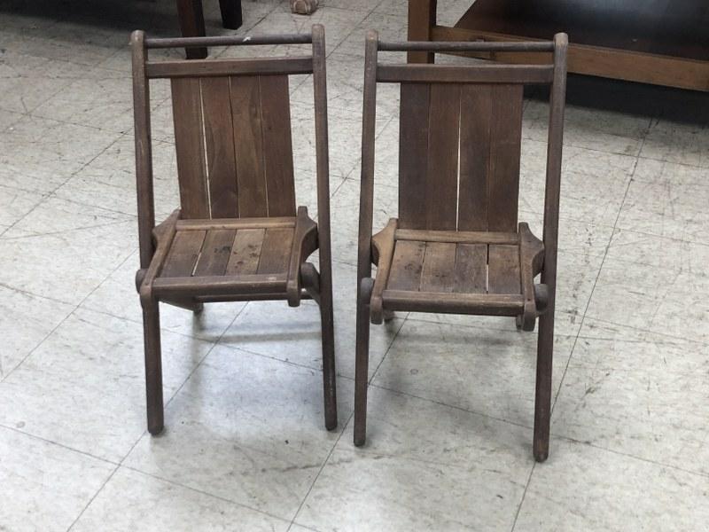 (2) older childs folding chairs, good condition, measure 22" high. (1 of 3)