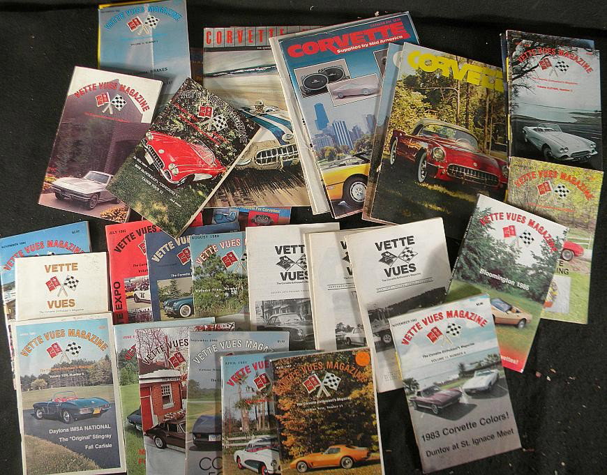 BOXLOT CORVETTE MAGAZINES-VETTE VUES, CORVETTE NEW: BOXLOT CORVETTE MAGAZINES INCLUDING VETTE VUES, CORVETTE NEWS, AND PARTS CATALOG, 1970'S-80'S, AS PICTURED