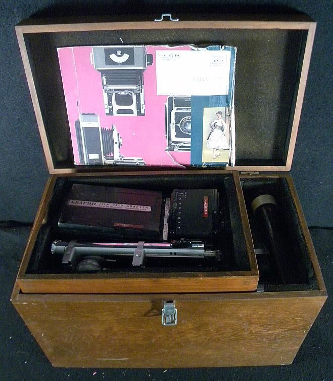 PHOTOGRAPHER ESTATE CAMERAS GRAFLEX & GRAFLEX LAND: PHOTOGRAPHER ESTATE CAMERAS GRAFLEX & GRAFLEX LAND BACK CAMERAS, AS PICTURED. HE WAS FROM NYC, AND LATER MOVED TO THE HUDSON VALLEY AND WORKED FOR LOCAL NEWSPAPER. HAS A CUSTOM BUILT BOX THAT HOLDS HI