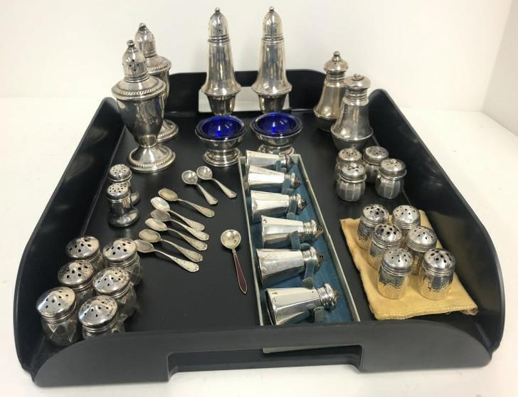 Estate lot sterling silver salt & pepper shakers, (2) weighted base pairs, 2 master salts with (1 of 2)
