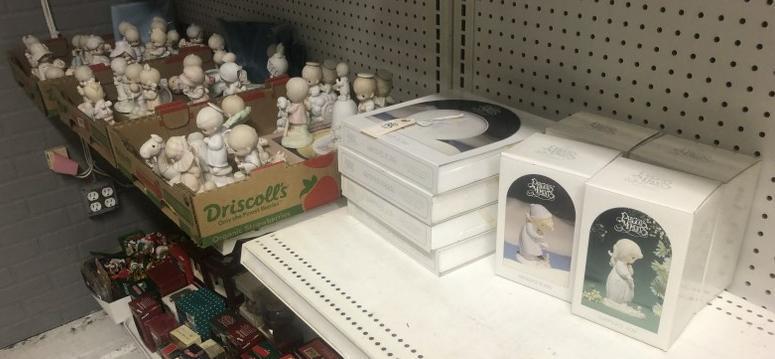 PRECIOUS MOMENTS PLATES AND FIGURINES FOUR SEASONS SERIES INCLUDING 12106 THE VOICE OF SPRING; 12114 (1 of 6)