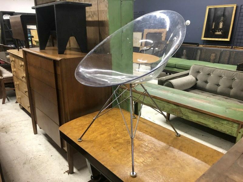 ERO S chair by Kartell with Stark, marked on base as pictured. Has some light scuffs on bosy shell,: ERO S chair by Kartell with Stark, marked on base as pictured. Has some light scuffs on bosy shell, overall nice condition, structurally sound.