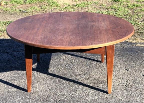 Jens Risom teak Mid Century coffee table, has some stins on top, and finish dried, from New Jersy (1 of 3)