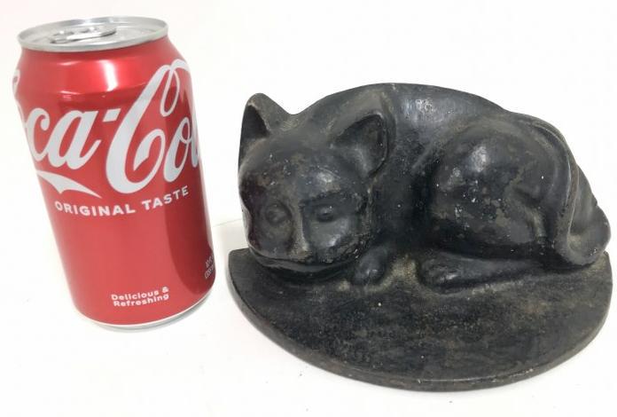 Old cast iron reclining cat doorstop, in nice estate condition, measures 8" across. From local (1 of 3)