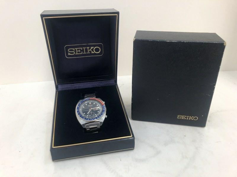 SEIKO Chronograph men's wrist watch, from local estate, it ticks, crystal is scratched , with (1 of 4)