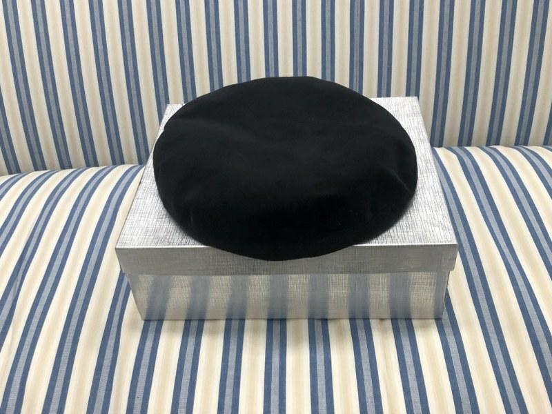 Vintage CHANEL velvet beret hat in BERGDORF GOODMAN box, had orignal tissue paper inside, possibly (1 of 10)