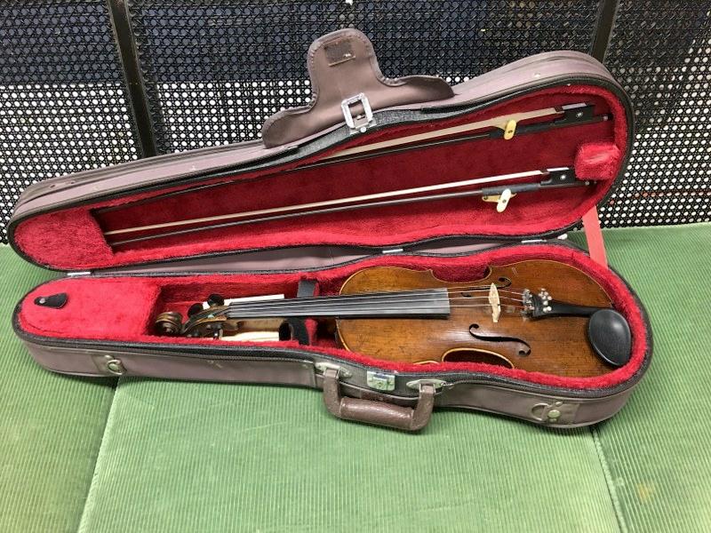 Nice old violin with (2) bows from local estate in Hudson Valley (family originally from Germany ), (1 of 14)