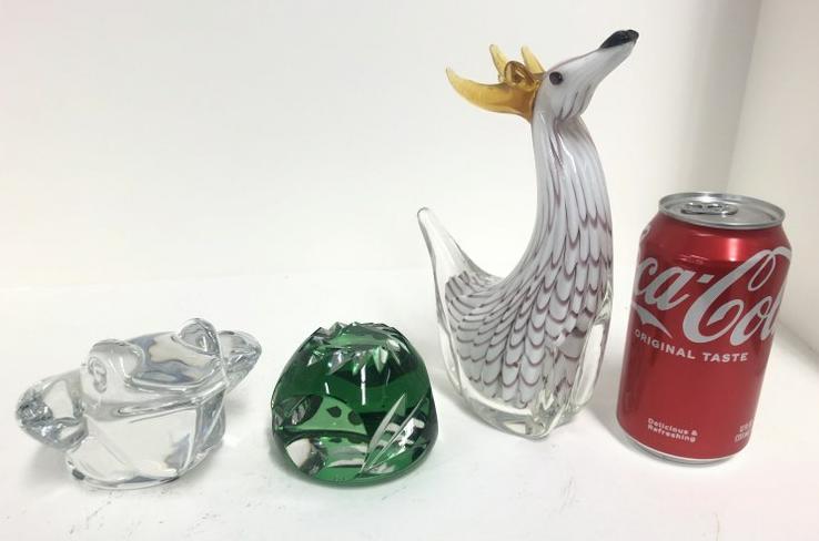 (3) pc. Art glass lot includes 8" high Murano (?) deer, 3.5" high glass frog paperweight signed (1 of 6)
