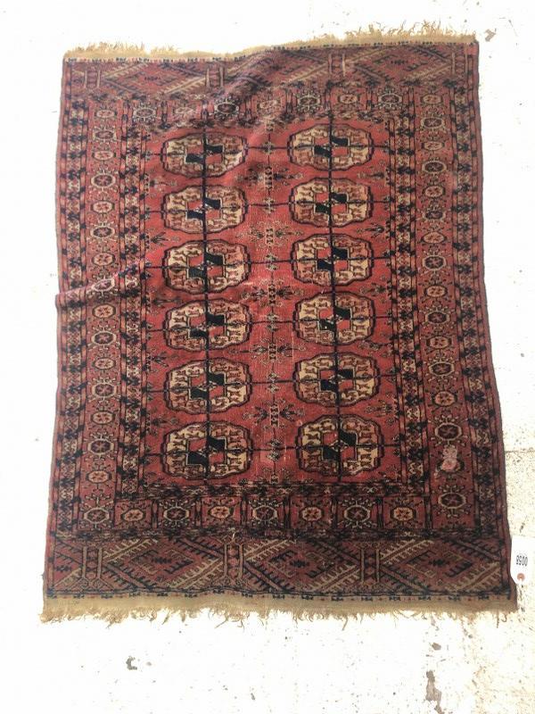 Handmade estate oriental scatter rug, very tight weave, a spot where it looks like furniure leg (1 of 2)