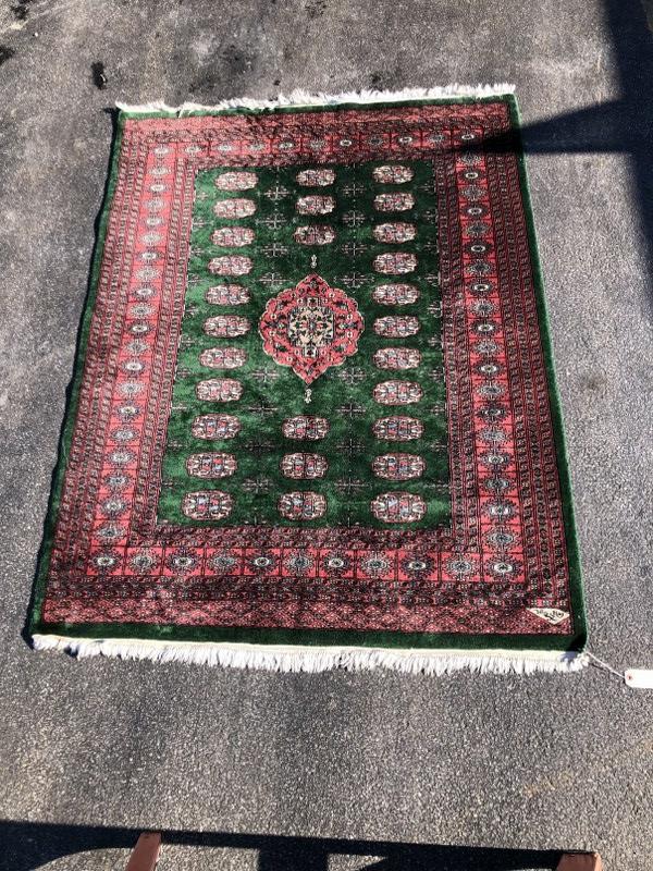 Handmade wool oriental carpet, nice overall condition, measures 78" x 57.5". (1 of 3)
