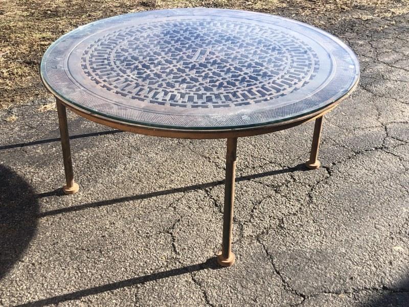 Fabulous Industrial iron grate coffee table with plate glass top, wonderful form, great condition. (1 of 4)