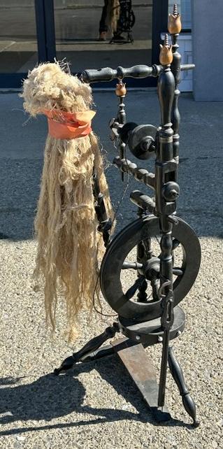 Sweet diminutive quality spinning wheel, from Hudson Valley estate, has carved tulips on top, black: Sweet diminutive quality spinning wheel, from Hudson Valley estate, has carved tulips on top, black ebonized finish, measures approx. 34.5" highâ€¦.structurally soundâ€¦..