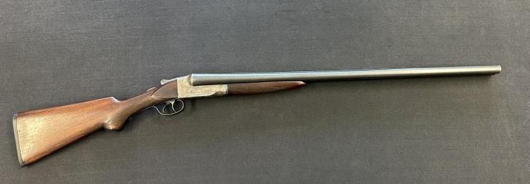 H Ithica New York 12 gauge double barrel with fixed chokes, and gray fleece case. From local estate: H Ithica New York 12 gauge double barrel with fixed chokes, and gray fleece case. From local estate collection we are selling, all rifles were taken care of. All ammunition and rifles need a NICS back